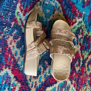 Cork strap Vionic comfort brand sandals